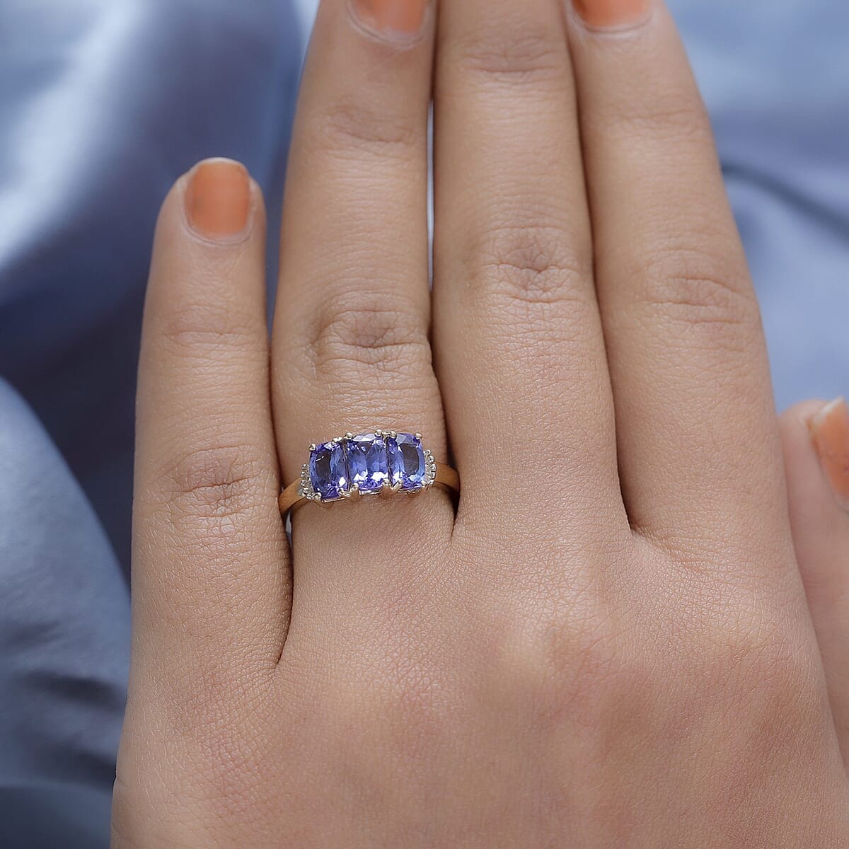 Luxoro 14K Yellow Gold AAA Tanzanite and G-H I3 Diamond Accent 3 Stone Ring (Size 8.0) 1.80 ctw image number 2