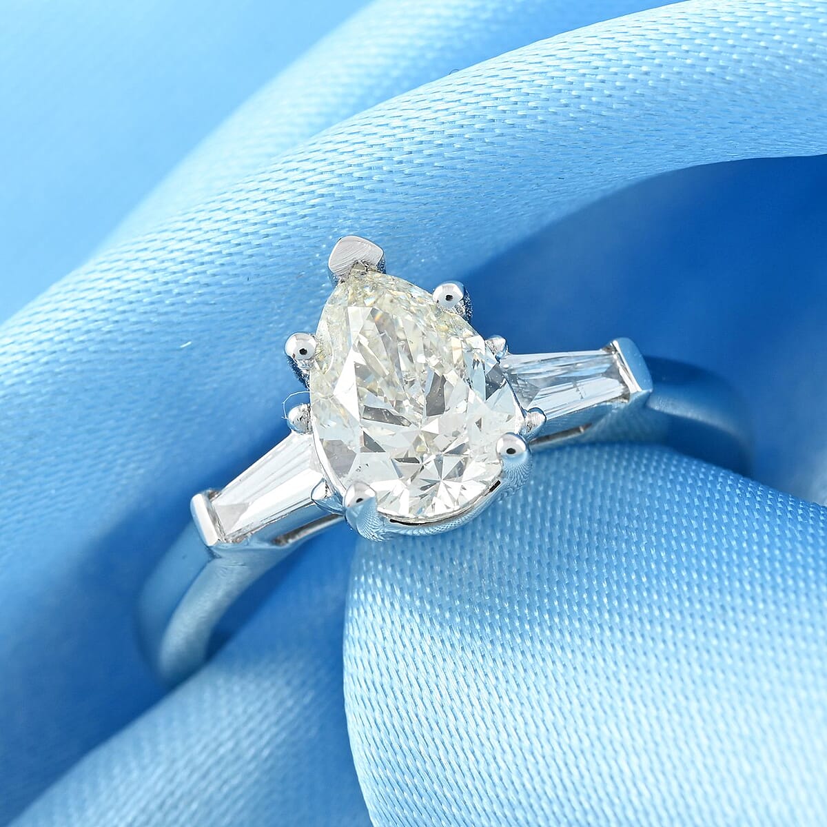 14K White Gold Diamond Trilogy Style Ring (Size 10.0) 1.15 ctw image number 1