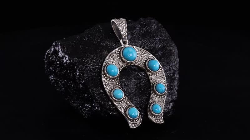 Artisan Crafted Blue Ridge Turquoise Horseshoe Pendant in Sterling Silver 6.00 ctw