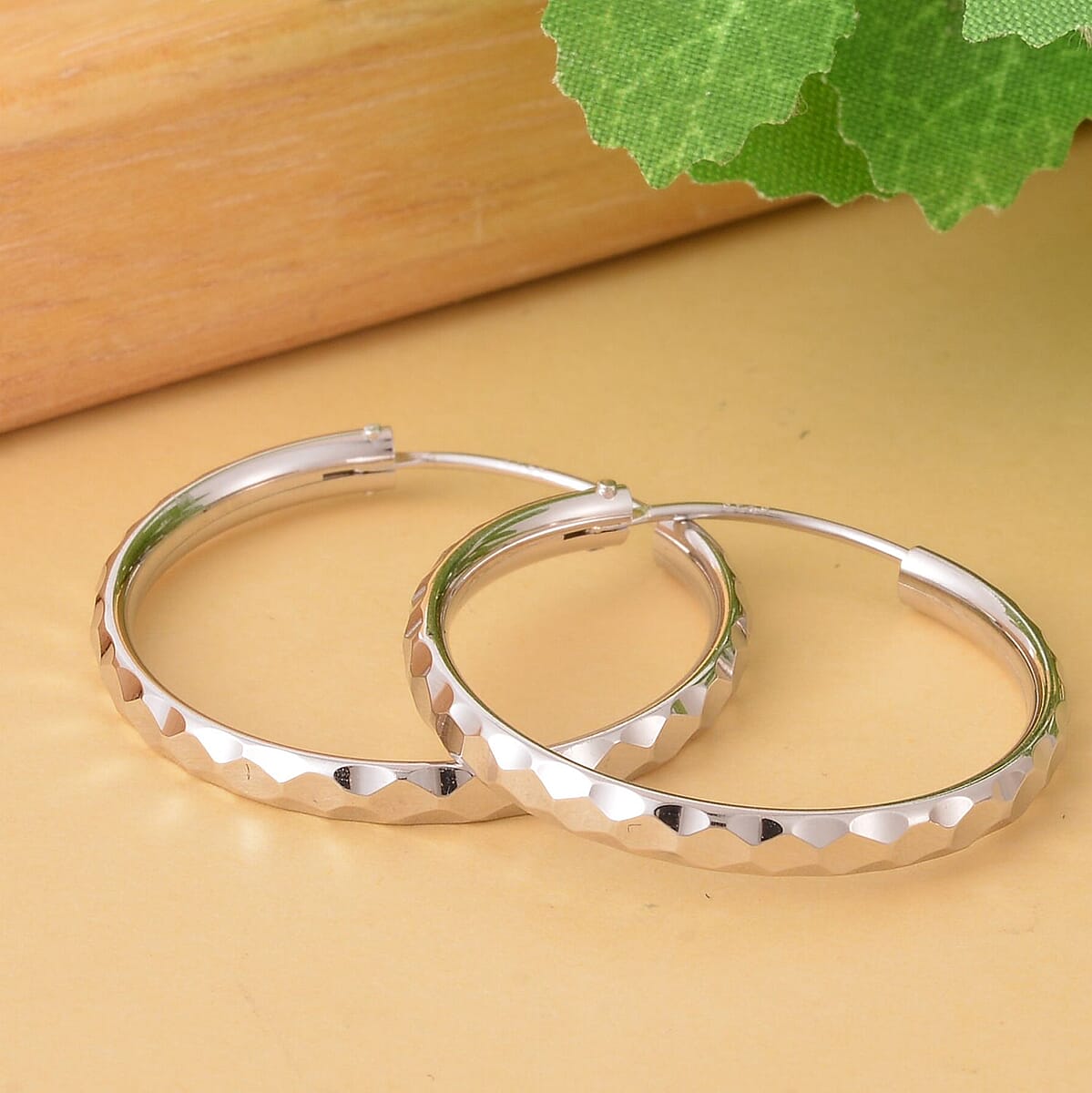 Rhodium Over Sterling Silver Hammered Metal Texture Hoop Earrings 2.75 Grams image number 1