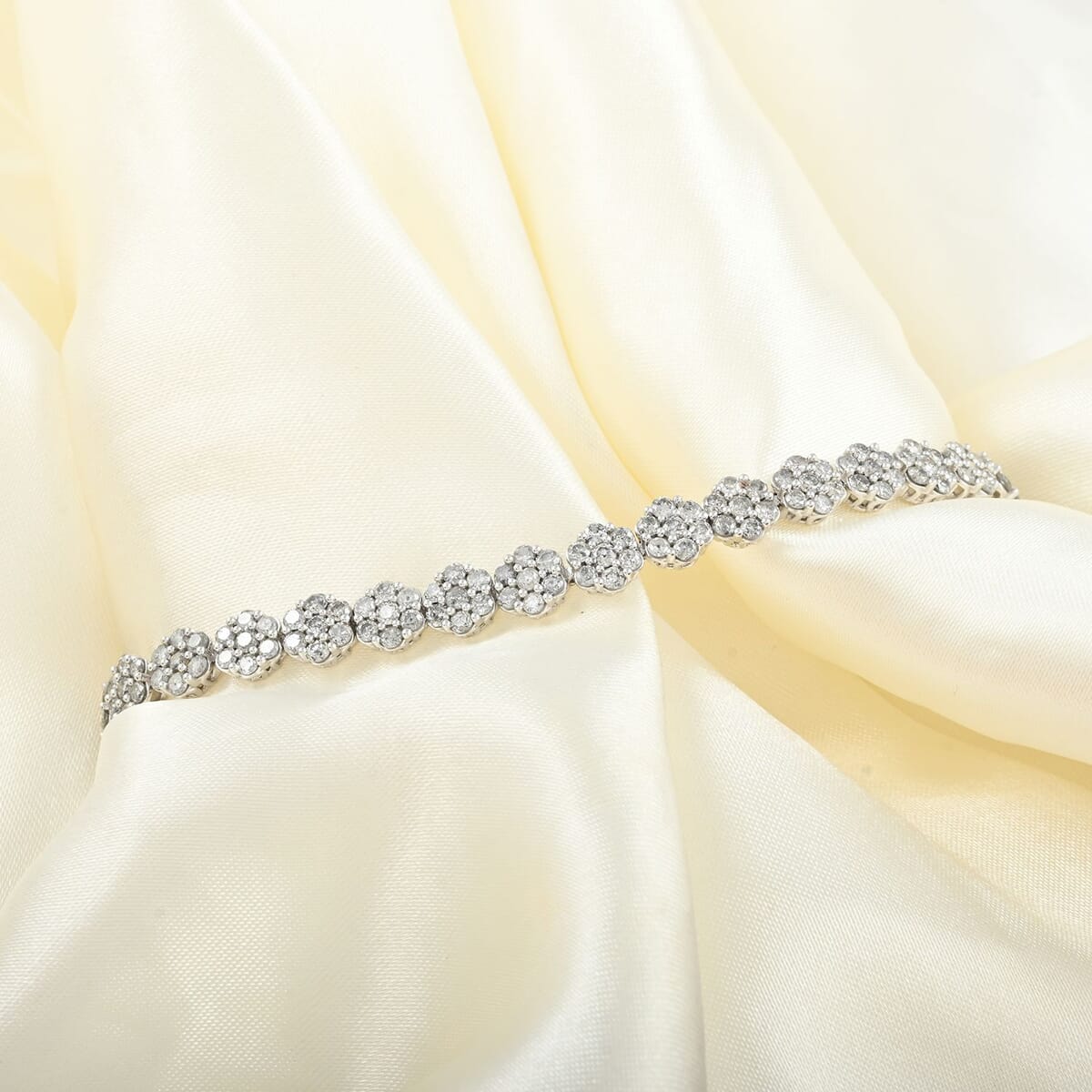 NY Closeout 10K White Gold Diamond Bracelet (7.50 In) 11.3 Grams 7.00 ctw image number 1