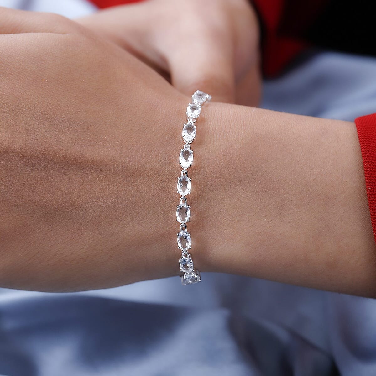 Luxoro 10K White Gold Premium Mexican Hyalite Opal Bracelet (8.00 In) with Free UV Flash Light 8.15 ctw image number 2