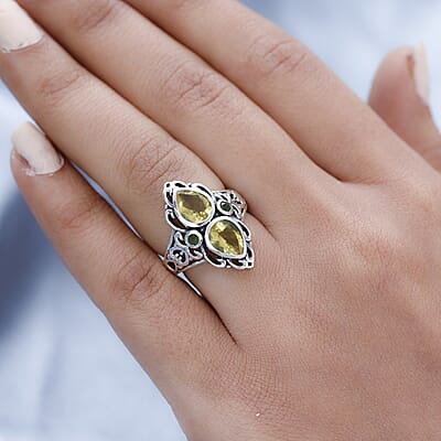 Artisan Crafted Tanzanian Canary Opal and Chrome Diopside Ring in Sterling Silver (Size 10.0) 1.65 ctw