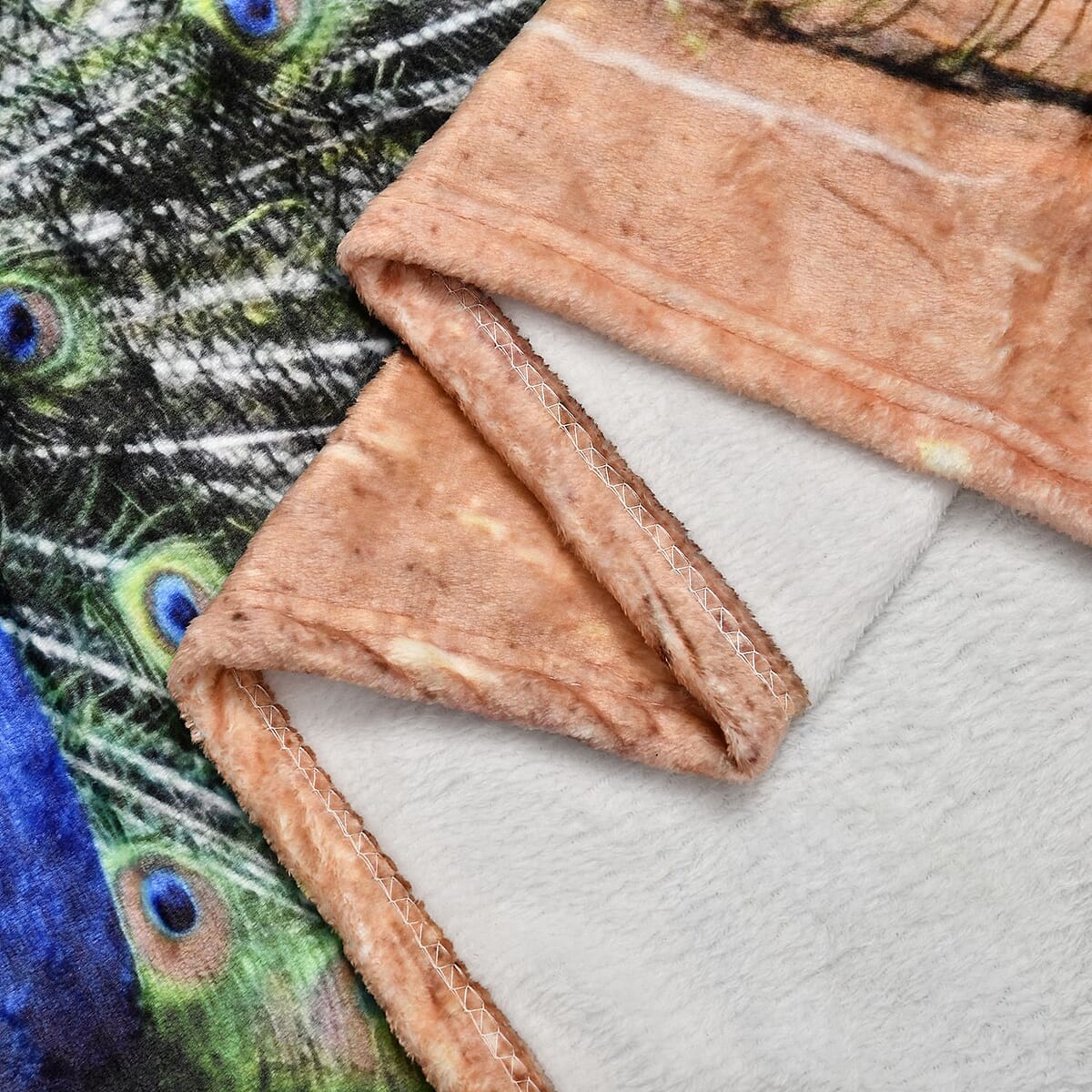 Homesmart Green Peacock Digital Print Pattern Flannel Blanket image number 4