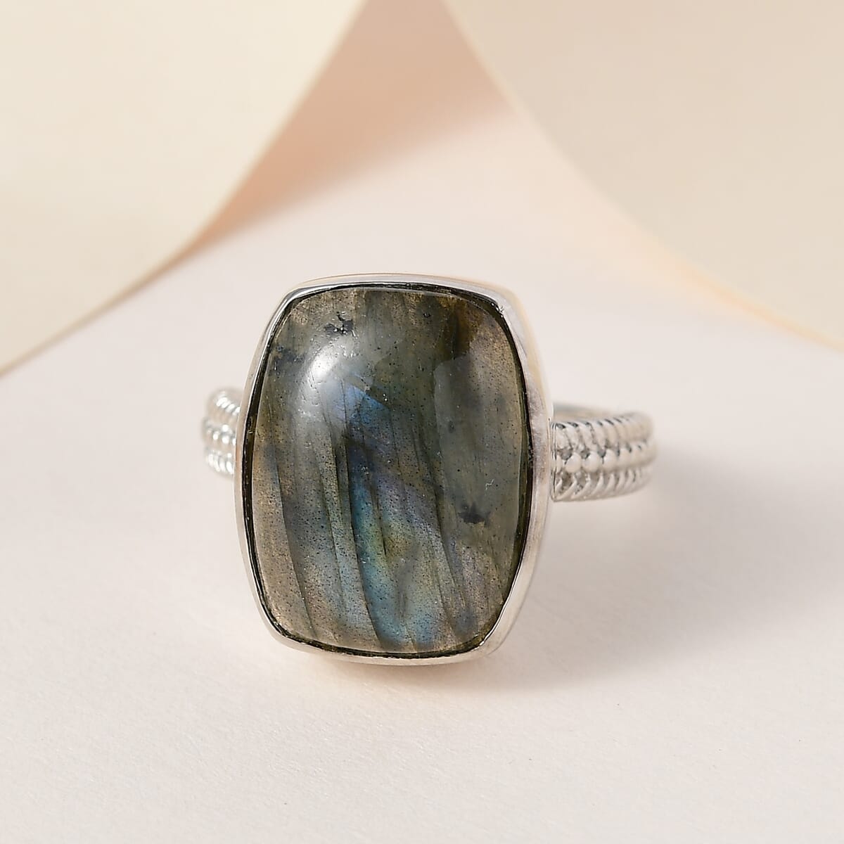 Malagasy Labradorite Solitaire Ring in Platinum Over Copper 10.90 ctw image number 1