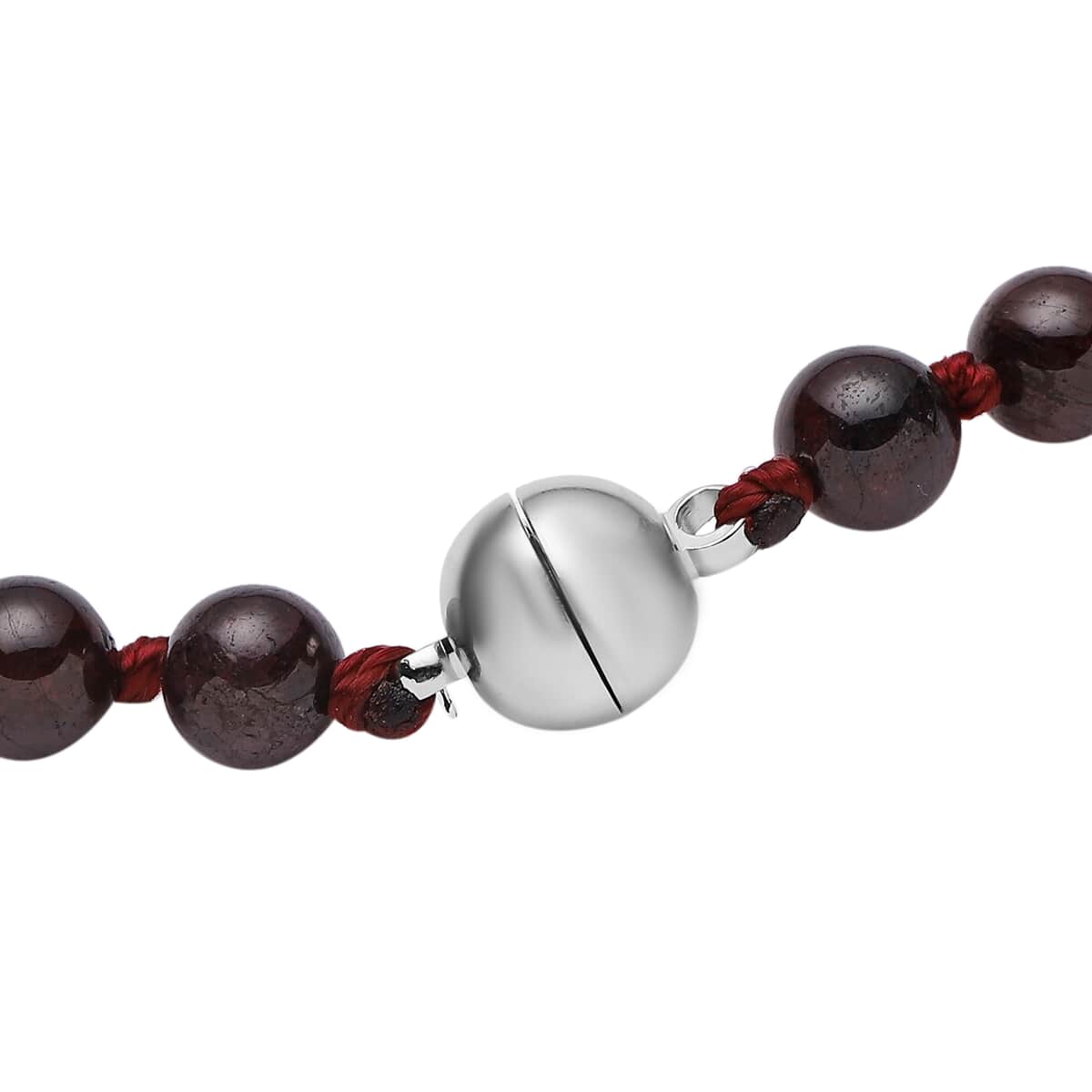 Mozambique Garnet Beaded Hand Knotted Necklace 18 Inches in Silvertone 122.50 ctw image number 3