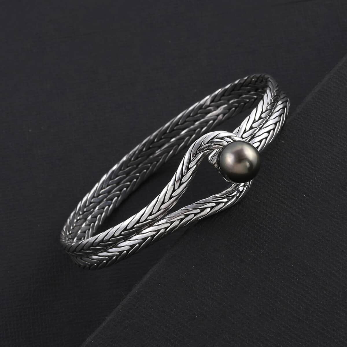Bali Legacy Tahitian Cultured Pearl Bangle Bracelet in Sterling Silver (7.50 In) image number 1