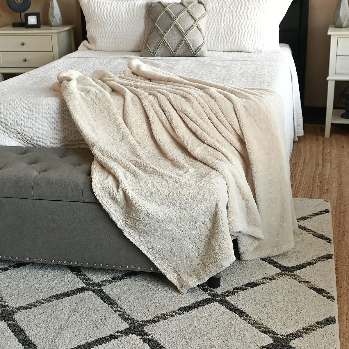 HOMESMART Vanilla Microfiber Sherpa Blanket image number 0