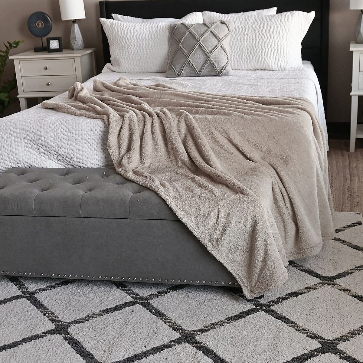 Homesmart Nude Microfiber Sherpa Blanket image number 1