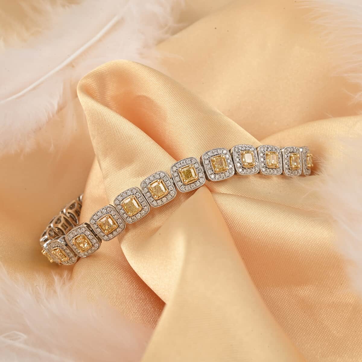 18K White Gold Natural Yellow and White Diamond SI Bracelet (7.00 In) 18.50 Grams 5.15 ctw image number 1