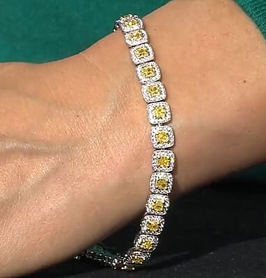 18K White Gold Natural Yellow and White Diamond SI Bracelet (7.00 In) 18.50 Grams 5.15 ctw
