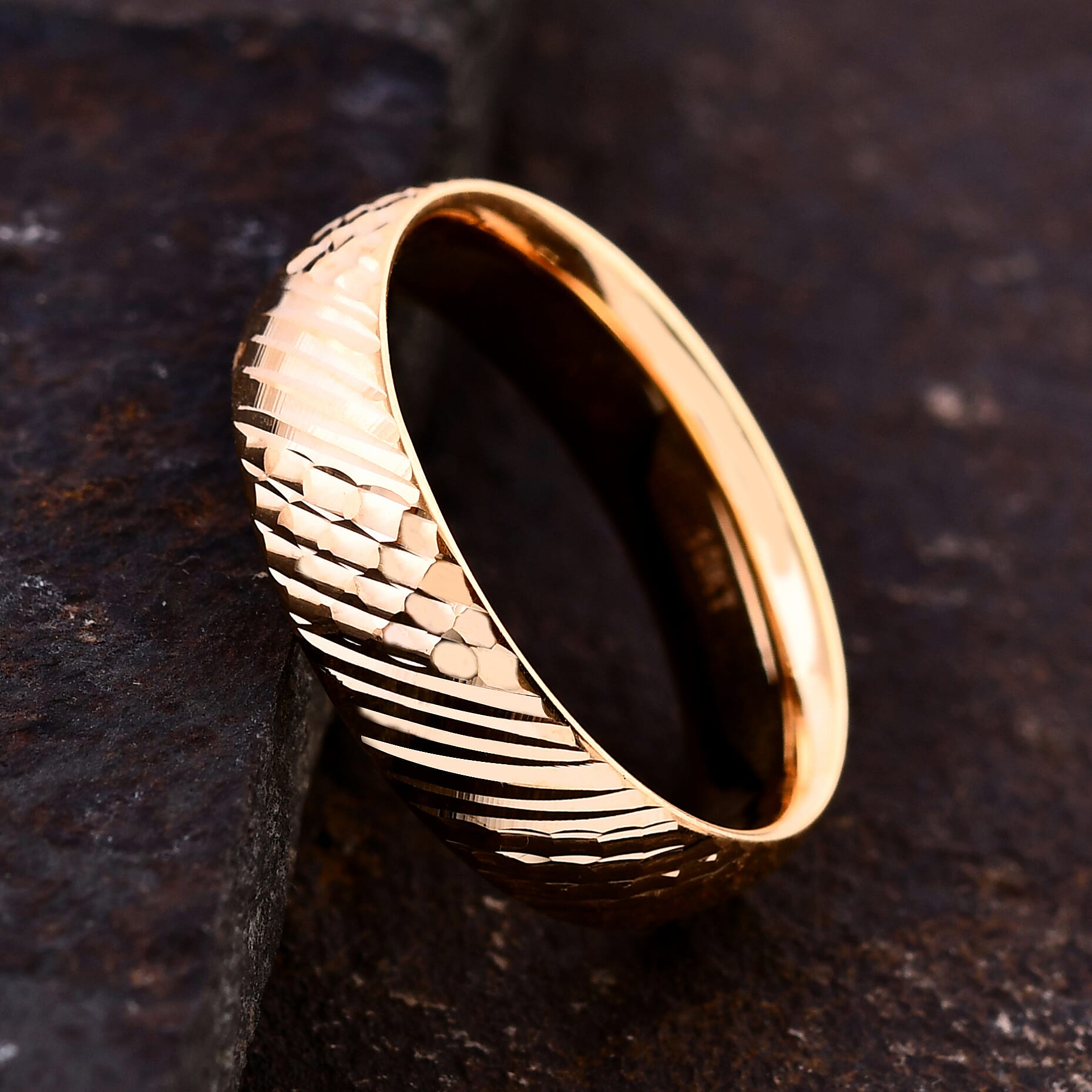 10K Yellow Gold Wave and Hammer Texture Band Ring (Size 10.0) 2.47 Grams