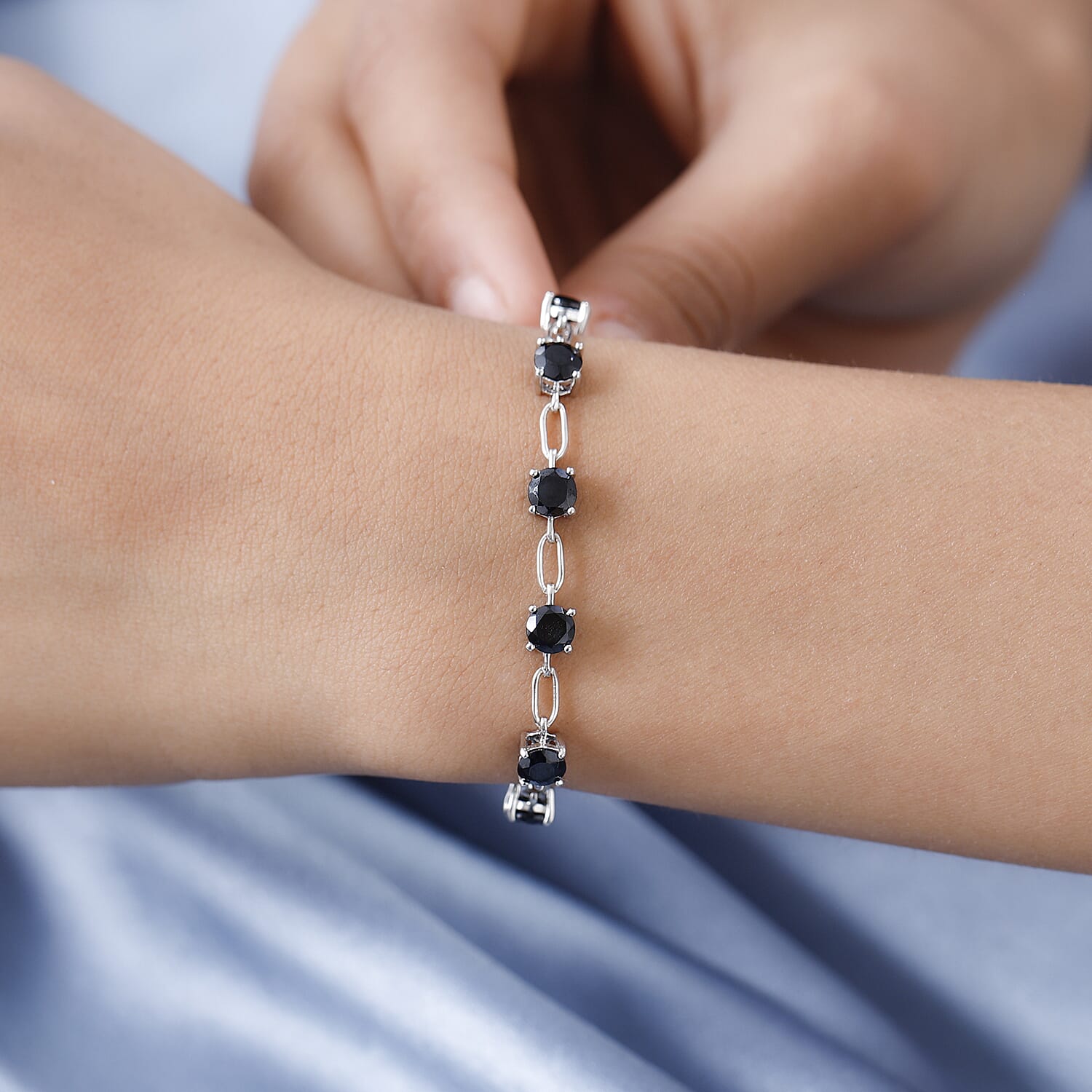 Thai Black Spinel - Product card gallery slide 3 (10144696762651)