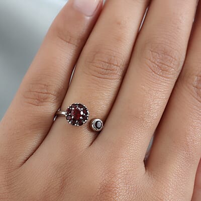 Mozambique Garnet Birthstone Anxiety Spinner Openable Band Ring in Platinum Over Sterling Silver (Medium Adjustable Size 6-8) 1.00 ctw