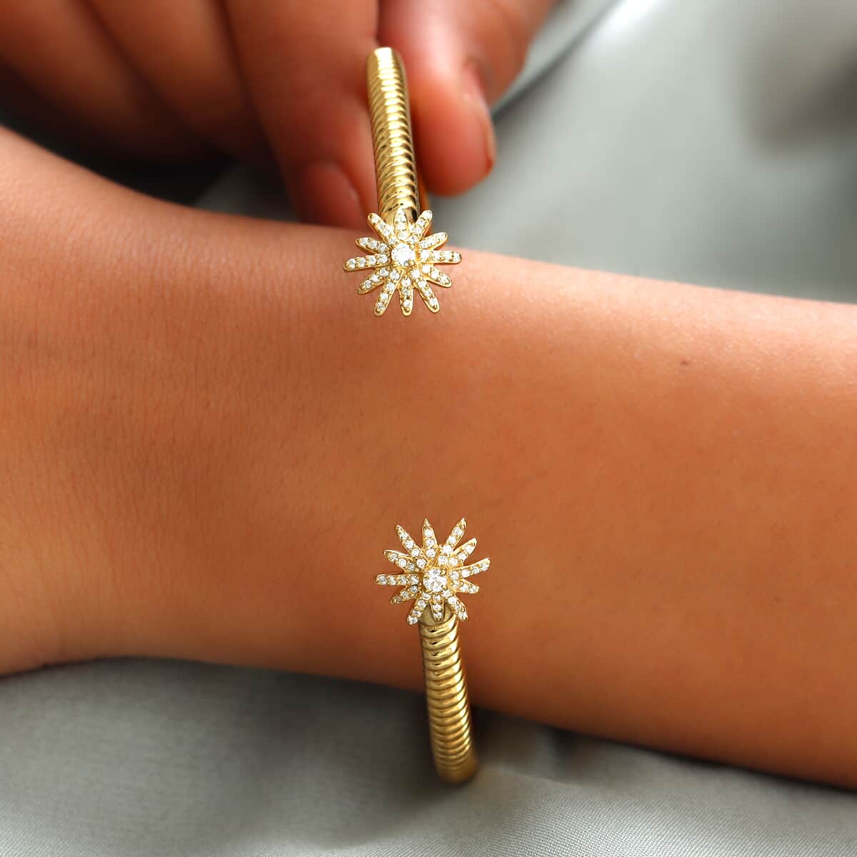 Tis the Season to Sparkle Jewelry Gift Set with Simulated Diamond Starburst Bangle Bracelet in 14K Yellow Gold Over Over Sterling Silver (7.25 In) 21.65 Grams 0.85 ctw image number 4