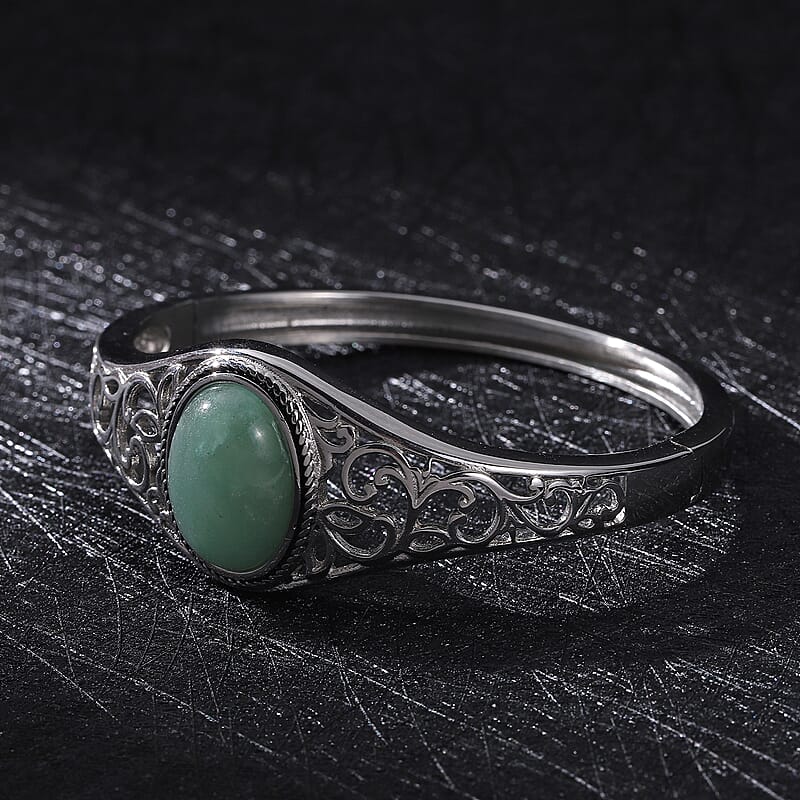 Green Aventurine 12.60 ctw Bangle Bracelet in Stainless Steel (7.00 In)