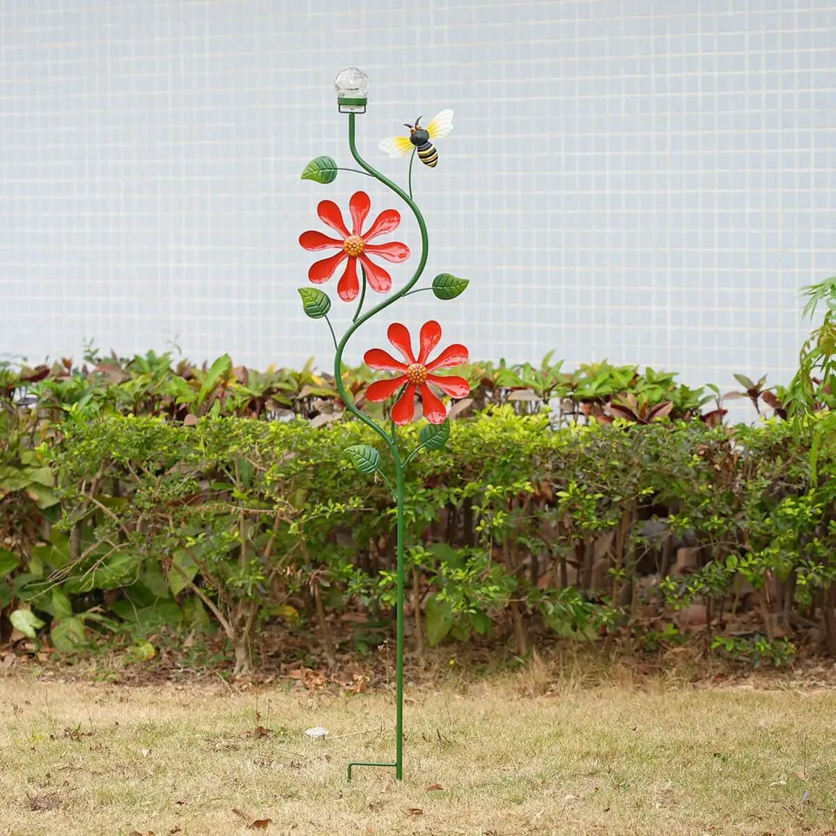 Red Solar Metal Honeybee and Flower with Double Wind Spinner Stake, Modern Wester Garden Decor, Vintage Flower Garden Decor, Fun Garden Decorations image number 1