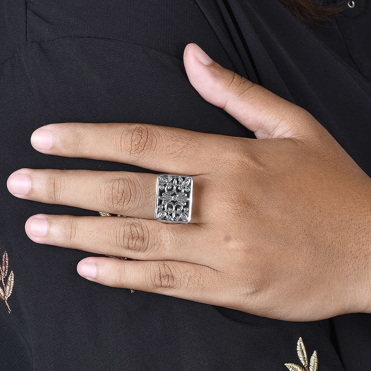 Bali Legacy Sterling Silver Fleur de Lis Men's Ring (Size 6.0) image number 2