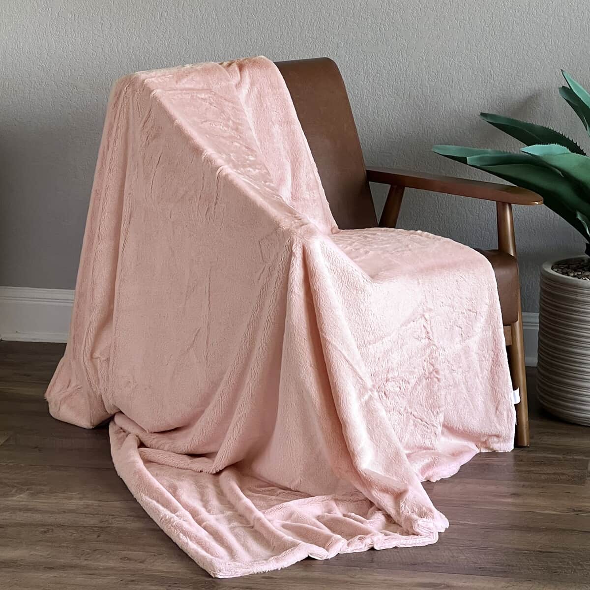 Homesmart Baby Pink Stock Solid Double Layers Rabbit Hair Throw image number 0