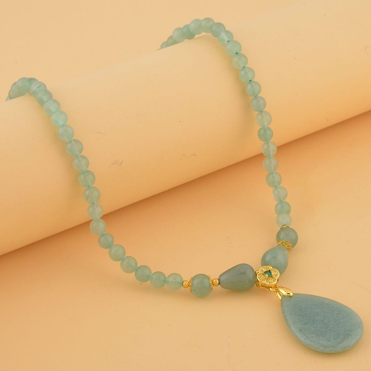 Green Aventurine and Simulated Emerald Beaded Necklace 18-20 Inches in Goldtone 157.50 ctw image number 1