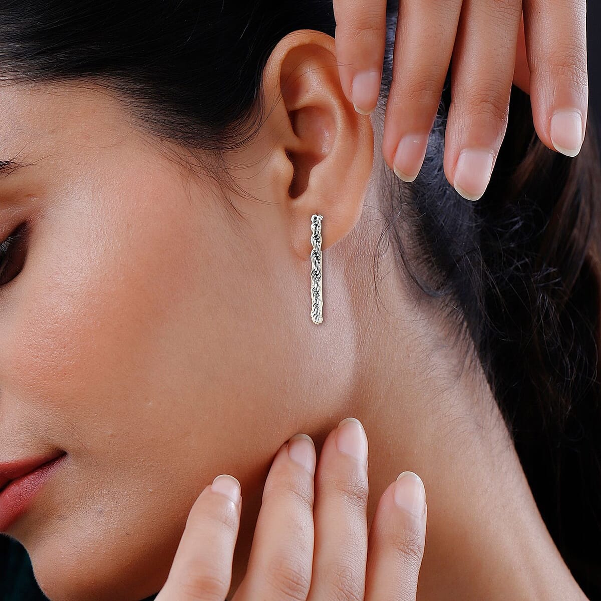 25mm Twisting of Rope Hoop Earrings in ION Plated YG Stainless Steel image number 2