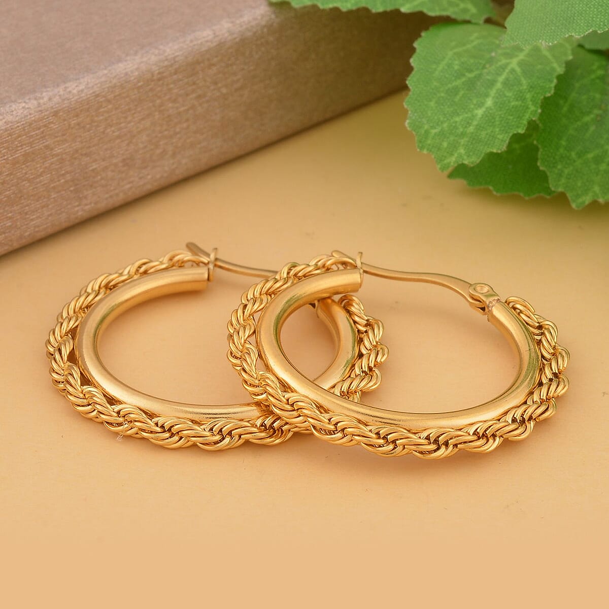 25mm Twisting of Rope Hoop Earrings in ION Plated YG Stainless Steel , Tarnish-Free, Waterproof, Sweat Proof Jewelry image number 1