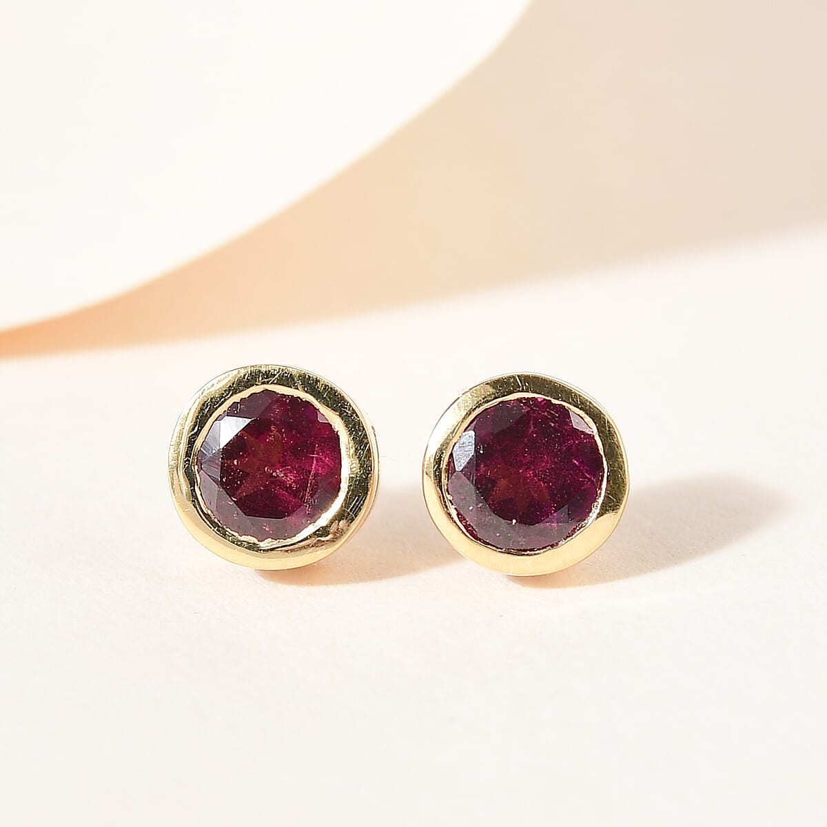 Orissa Rhodolite Garnet Stud Earrings in Vermeil Yellow Gold Over Sterling Silver 2.00 ctw image number 1
