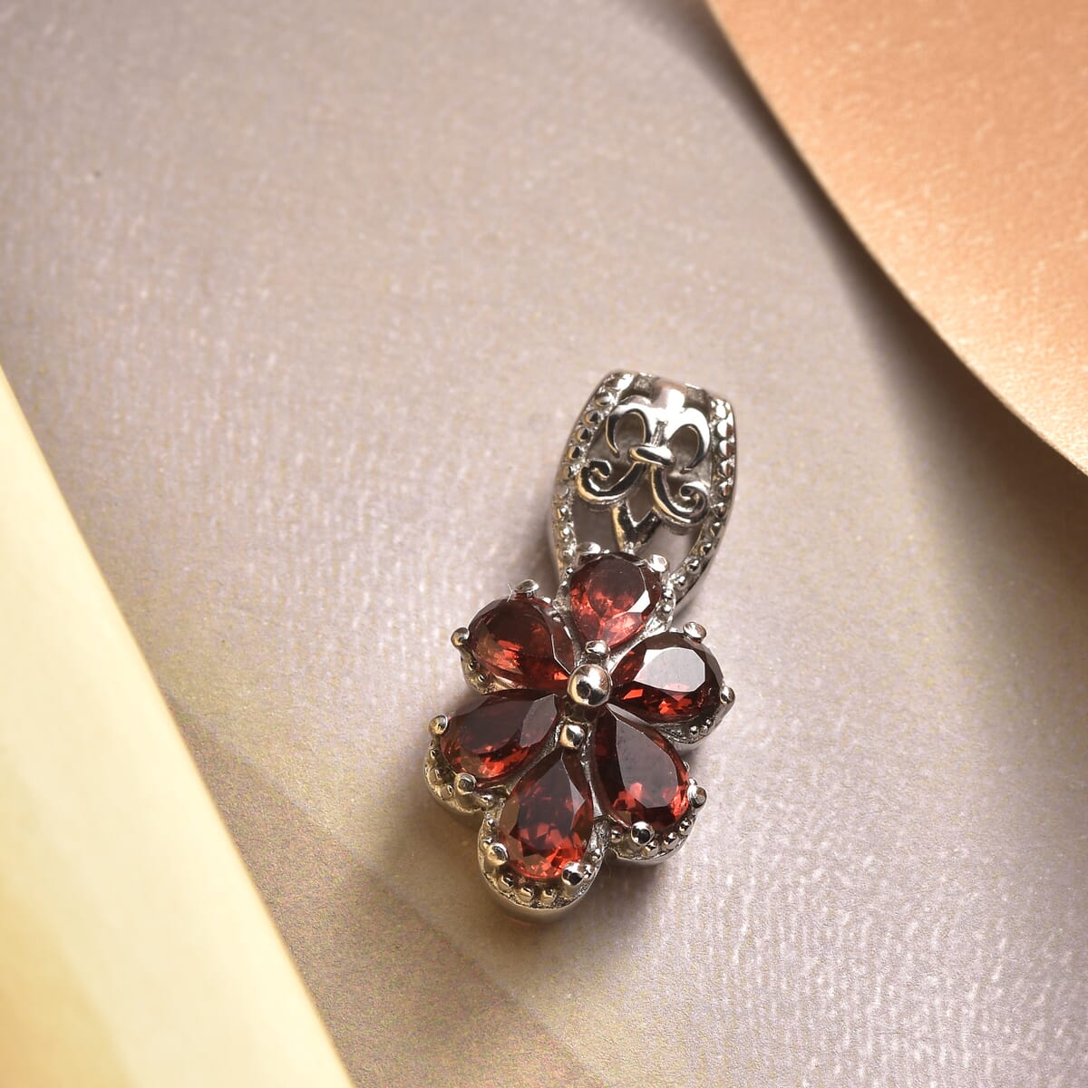 Mozambique Garnet Floral Pendant in Stainless Steel 2.90 ctw image number 1