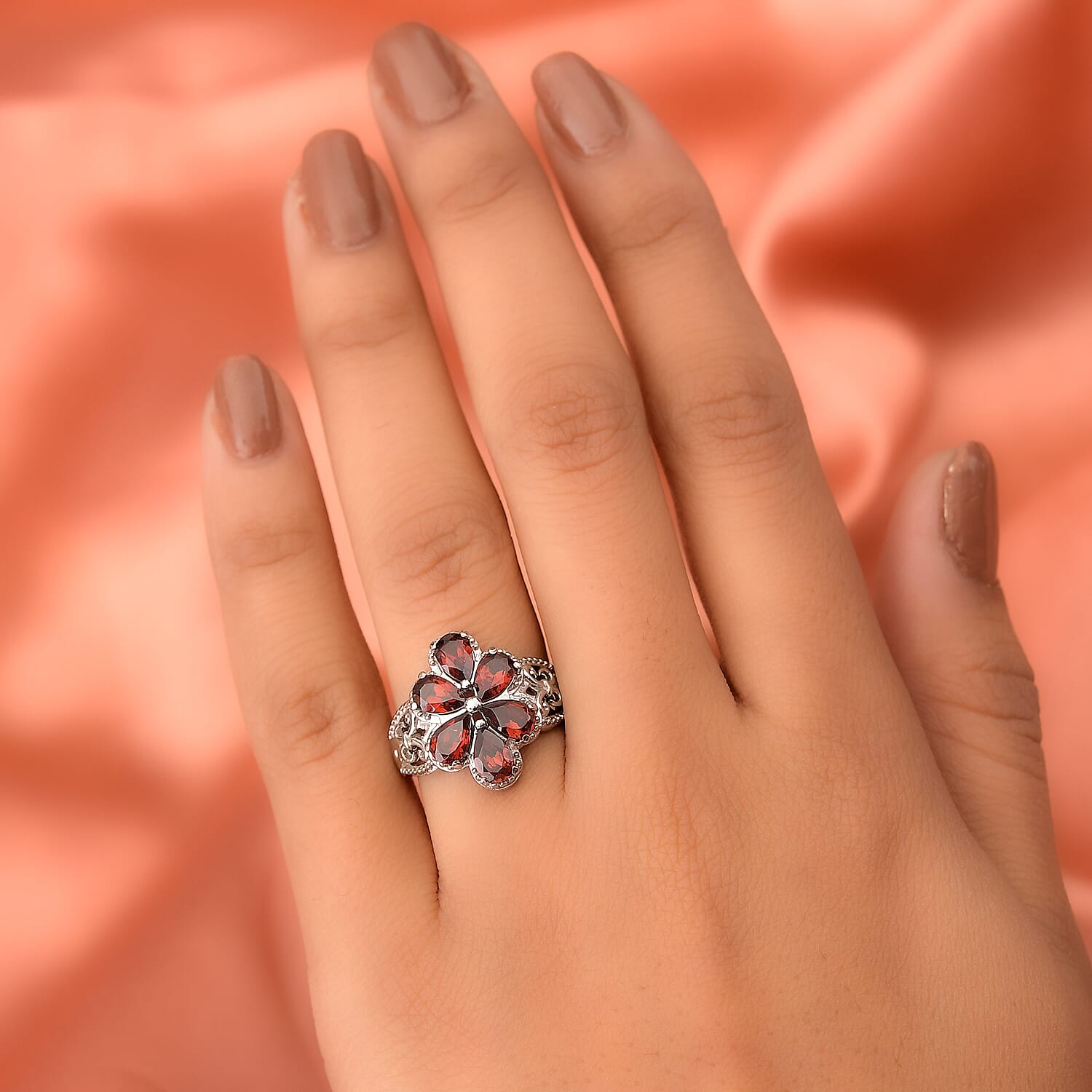 Mozambique Garnet Floral Ring in Stainless Steel (Size 10.0) 2.90 ctw