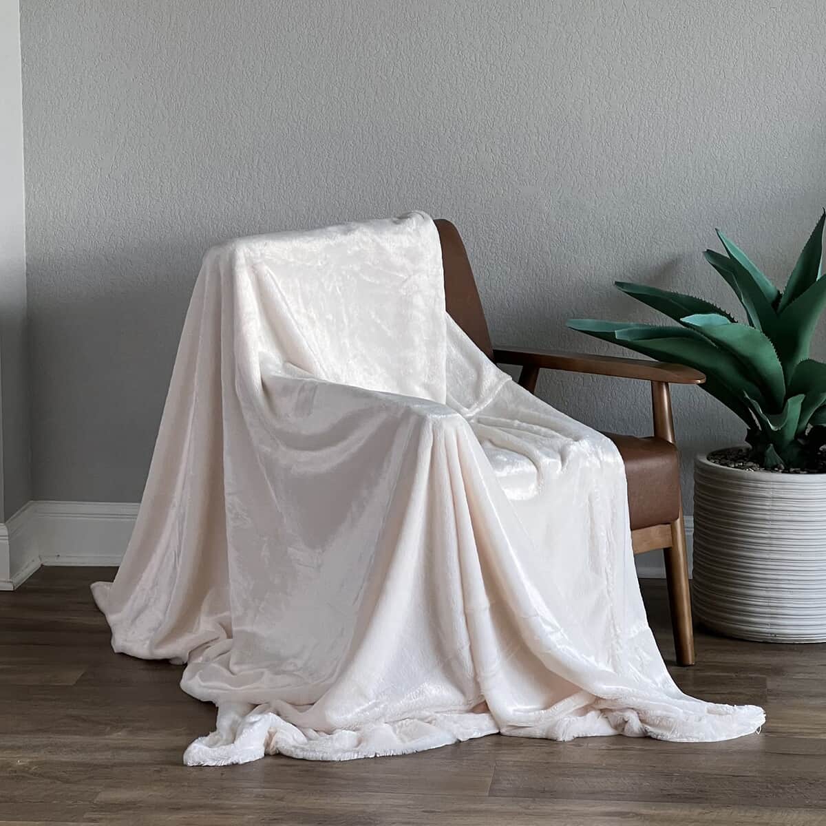 Homesmart Cream Milk Stock Solid Double Layers Rabbit Hair Throw image number 0