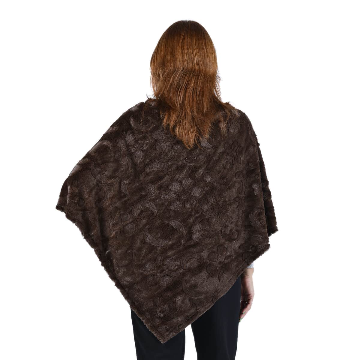 Passage Brown Floral Pattern Poncho image number 1