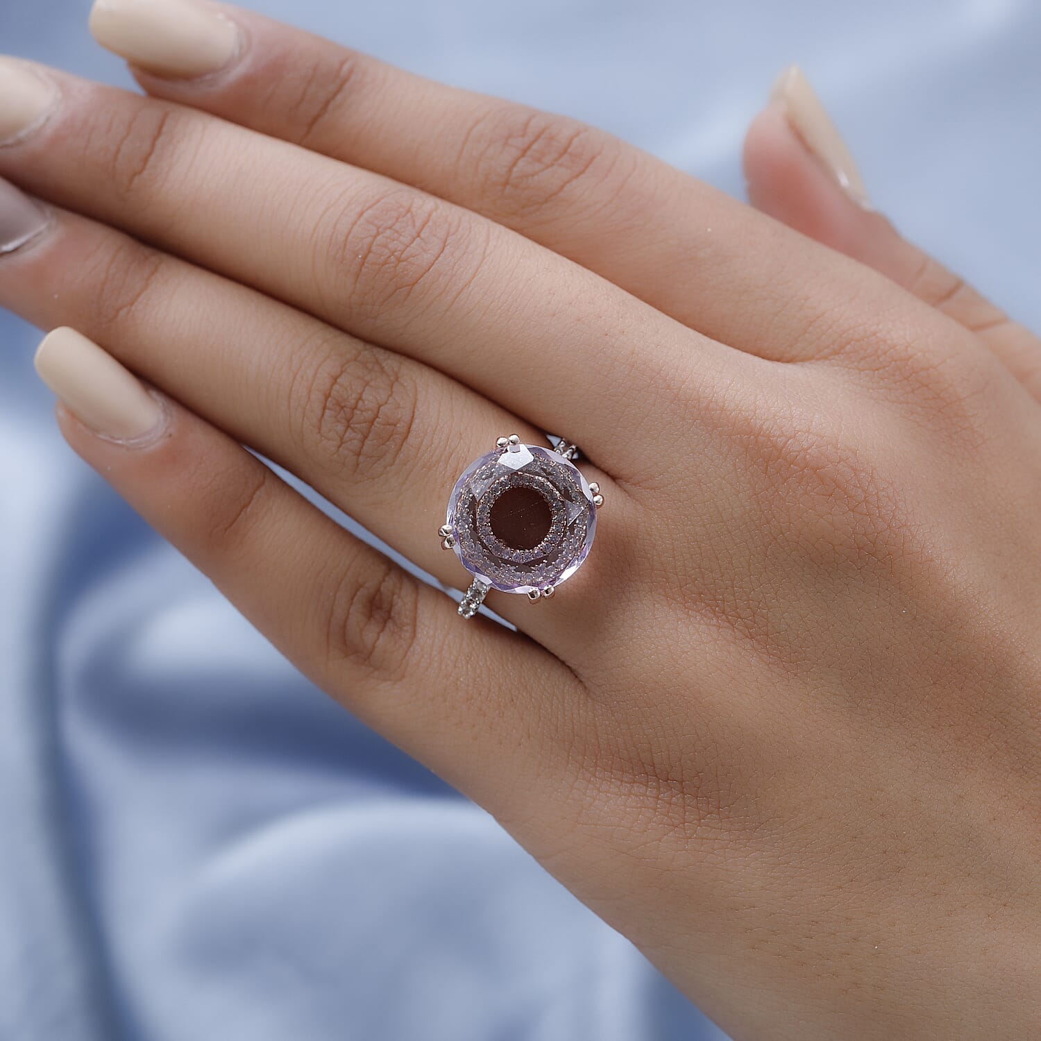 10 - Product card gallery slide 3 (10144730218779)