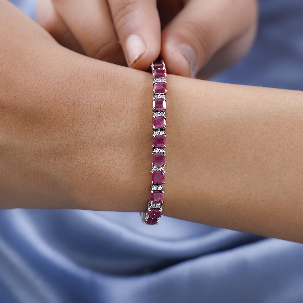 Asscher Cut Niassa Ruby (FF) and White Zircon Tennis Bracelet in Platinum Over Sterling Silver (7.25 In) 16.65 ctw image number 2