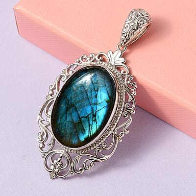 Malagasy Labradorite Solitaire Pendant in Platinum Over Copper with Magnet 37.40 ctw