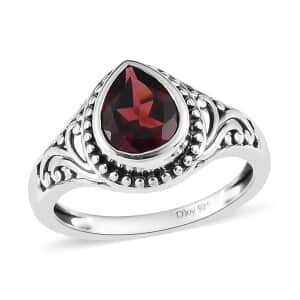 Artisan Crafted Natural Tanzanian Wine Garnet Solitaire Ring in Sterling Silver (Size 10.0) 1.65 ctw