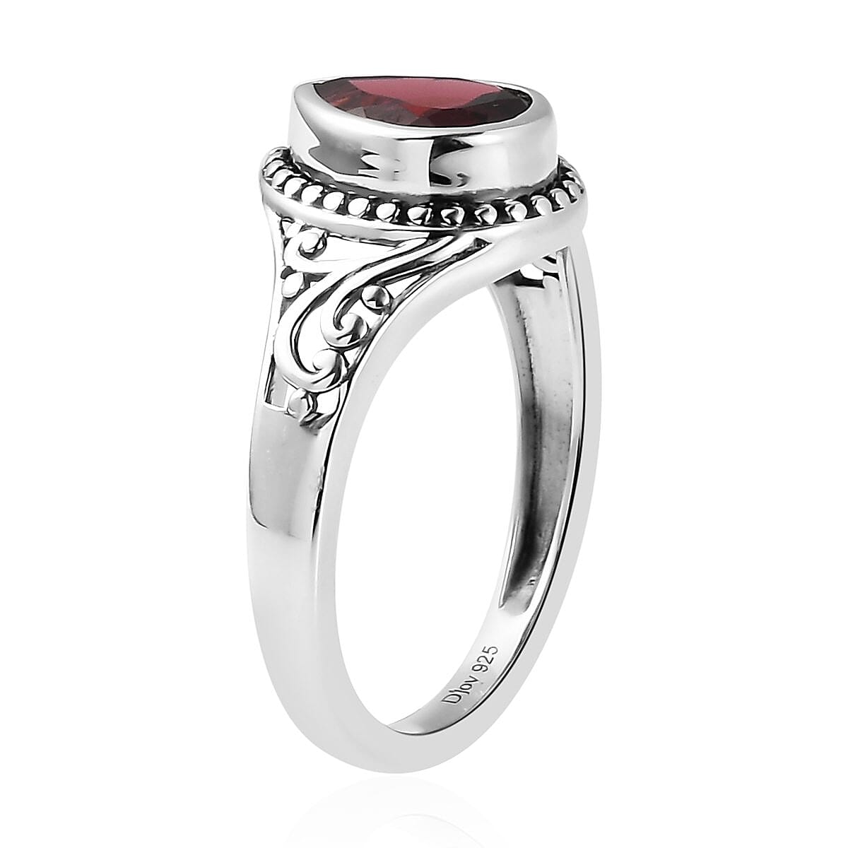 Artisan Crafted Tanzanian Wine Garnet Solitaire Ring in Sterling Silver (Size 9.0) 1.65 ctw image number 3