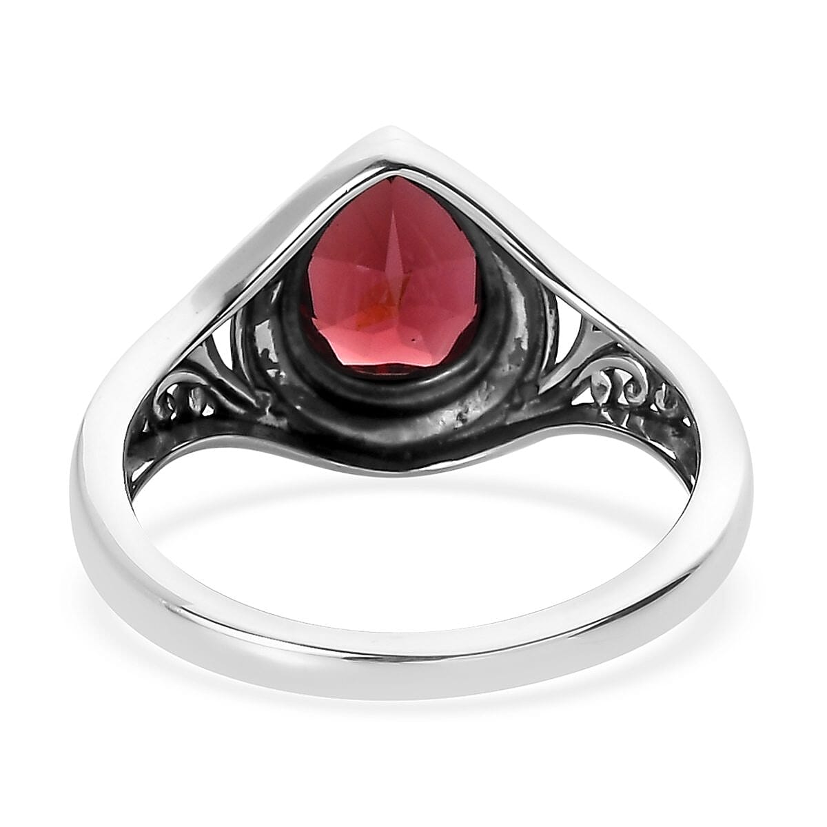 Artisan Crafted Tanzanian Wine Garnet Solitaire Ring in Sterling Silver (Size 9.0) 1.65 ctw image number 4
