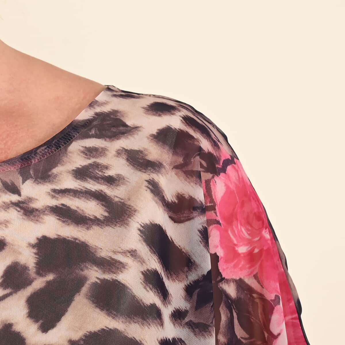 Tamsy Tan Leopard and Pink Floral Pattern Blouse - L image number 3