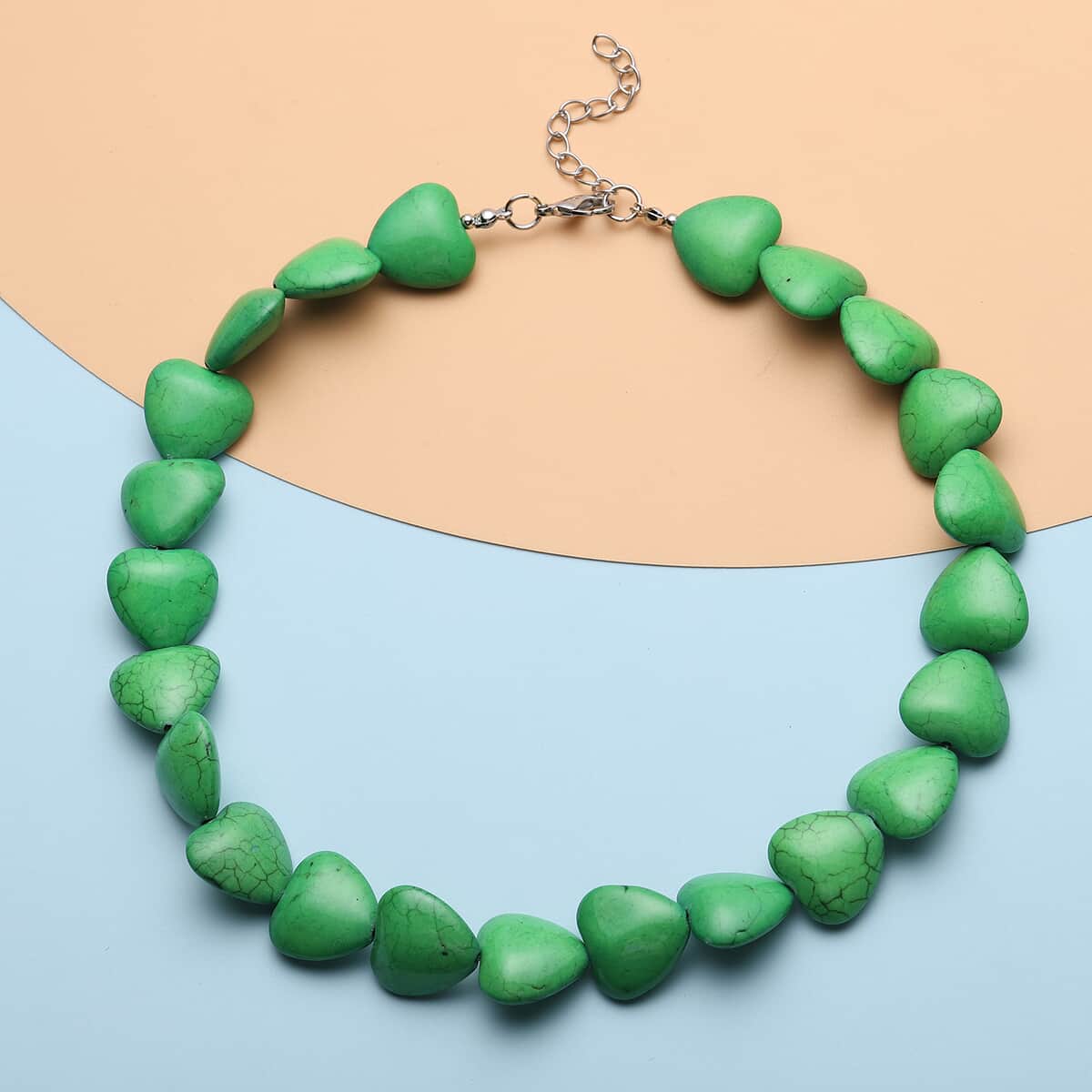 Freshened Green Howlite Heart Beaded Necklace 18 Inches in Silvertone 424.50 ctw image number 1