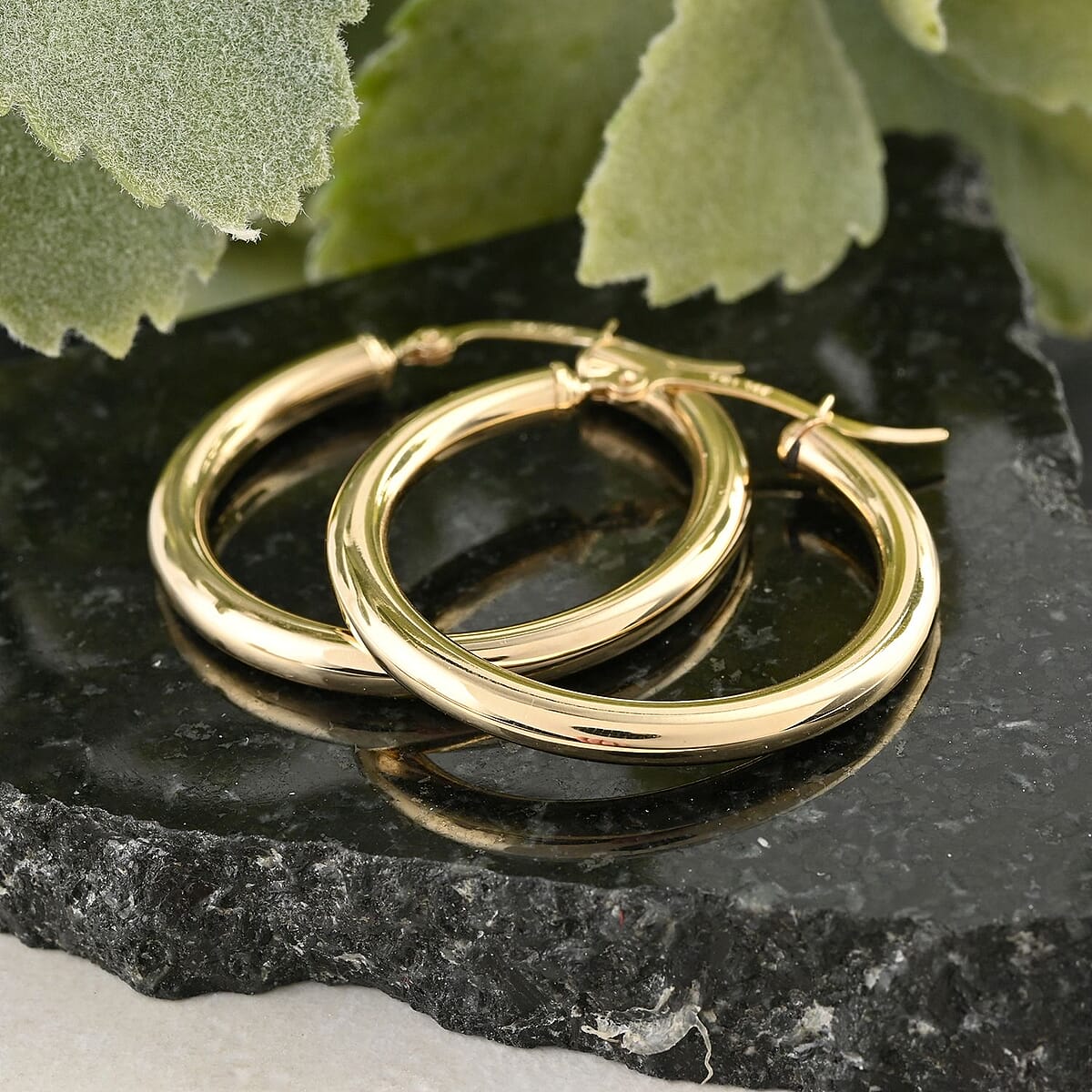 14K Yellow Gold 30mm Hoop Earrings 2.4 Grams image number 1
