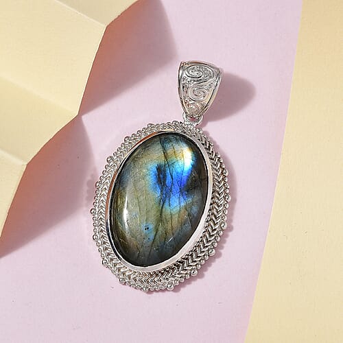 Malagasy Labradorite - Product card gallery slide 2 (9431547511039)