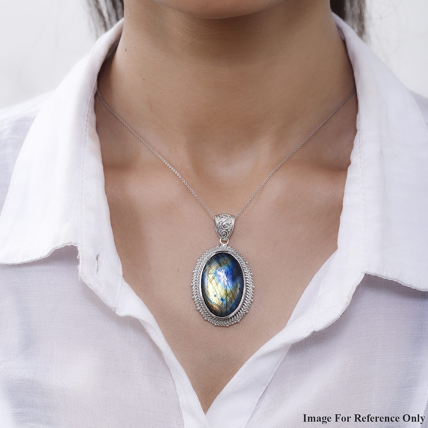 Malagasy Labradorite Solitaire Pendant in Platinum Over Copper with Magnet 37.90 ctw