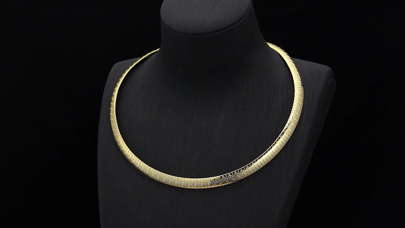 Stripe Textured Omega Chain Necklace 18-20 Inches in Stainless Steel 21 Grams