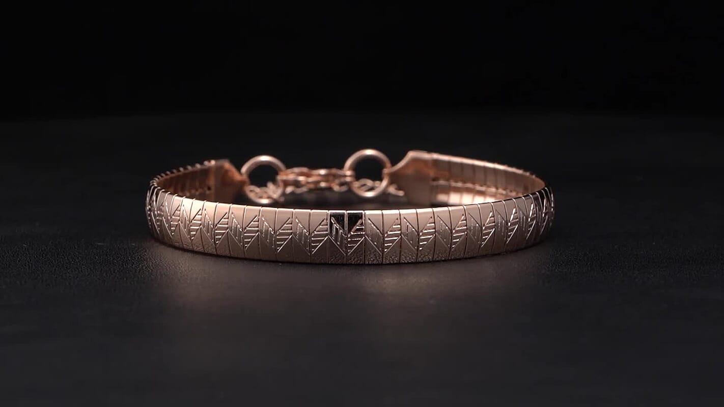 Stripe Textured Omega Chain Bracelet in ION Plated RG Stainless Steel (7.50-9.50In) 9.50 Grams