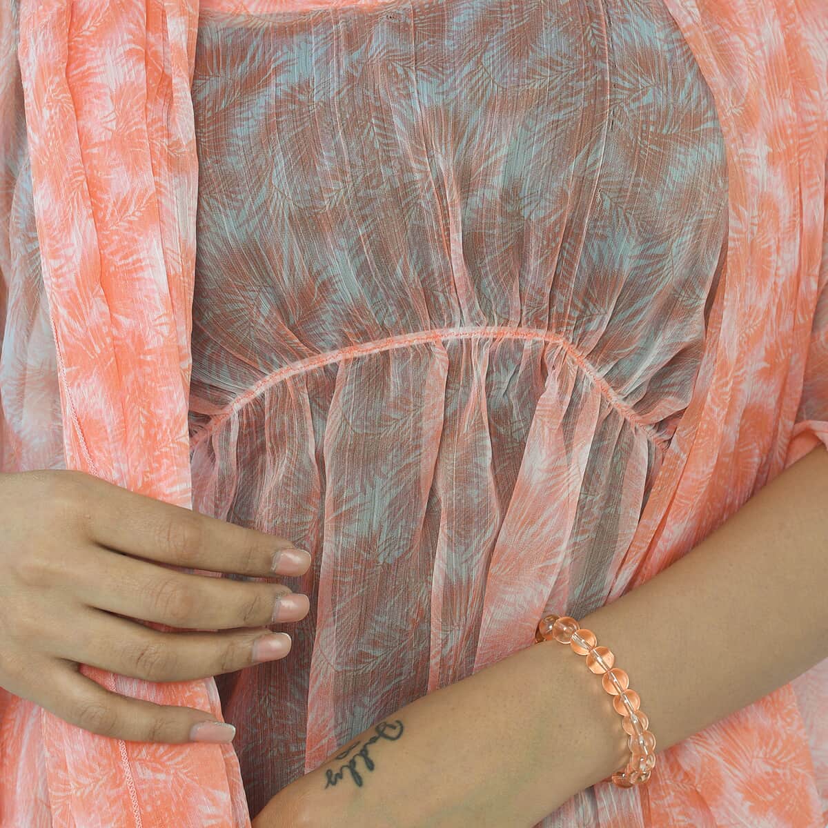 Tamsy Peach Watercolor Print Poly Chiffon Kaftan with Scarf and 2pcs Matching Glass Beaded Stretch Bracelet image number 6