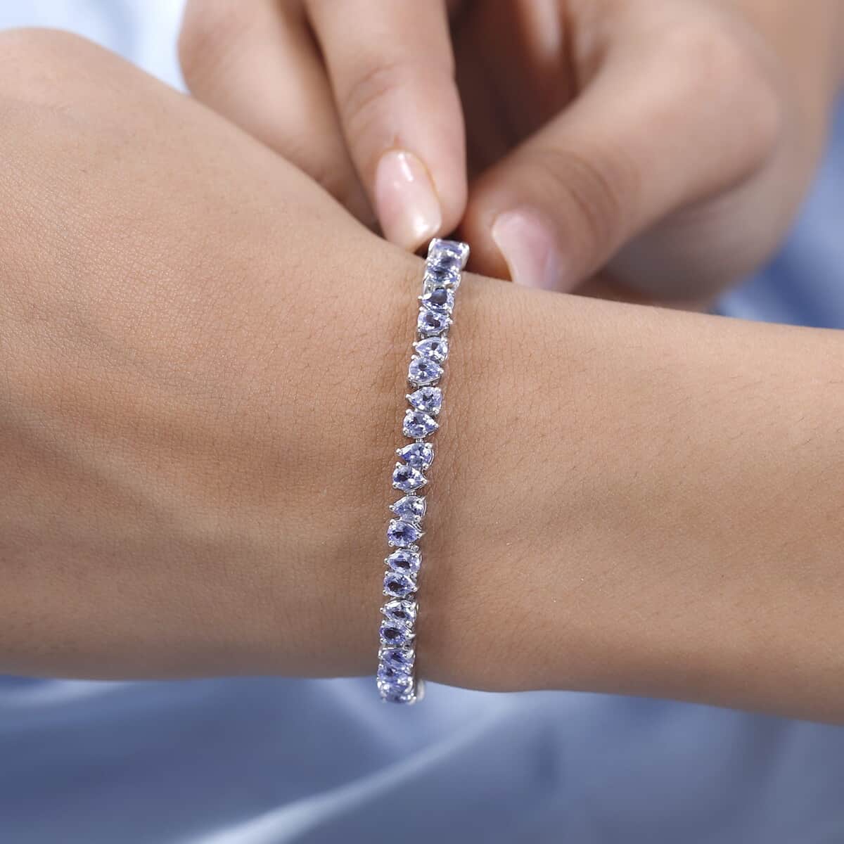 Tanzanite Tennis Bracelet in Platinum Over Sterling Silver (7.25 In) 8.25 ctw image number 2