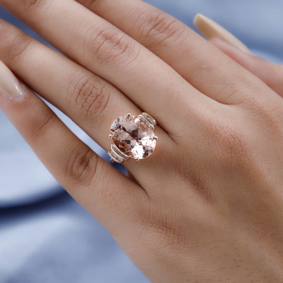 Luxoro 14K Rose Gold AAA Marropino Morganite and G-H I2 Diamond Ring (Size 6.0) 4 Grams 9.00 ctw image number 2