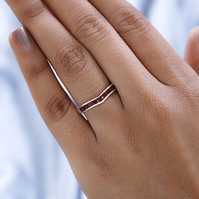 Mozambique Garnet Ring in Sterling Silver (Size 6.0) 0.75 ctw
