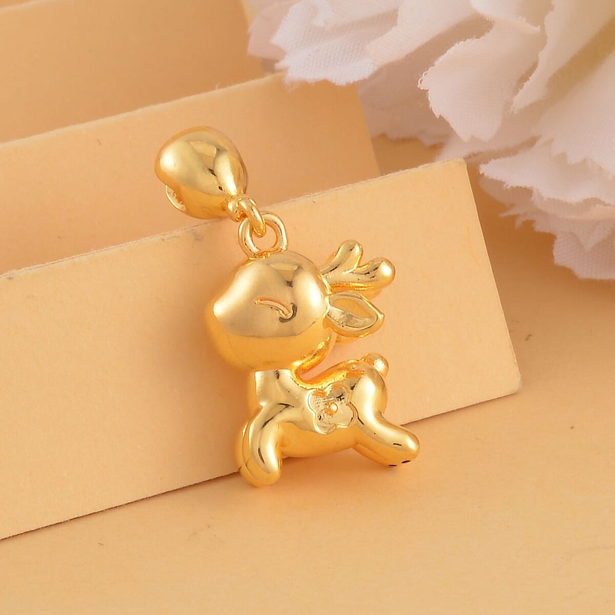 18K Yellow Gold Reindeer Charm Pendant 0.65 Grams image number 1