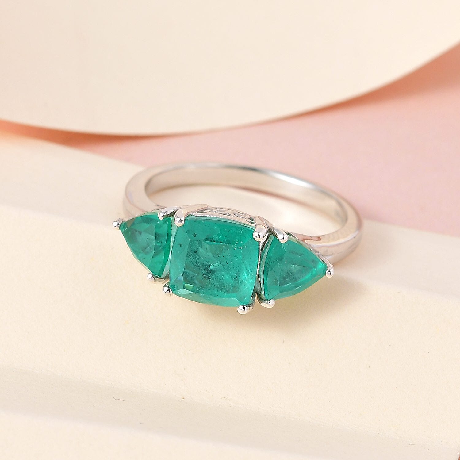 Emeraldine Quartz (Triplet) 3 Stone Ring in Platinum Over Sterling Silver (Size 10.0) 4.75 ctw